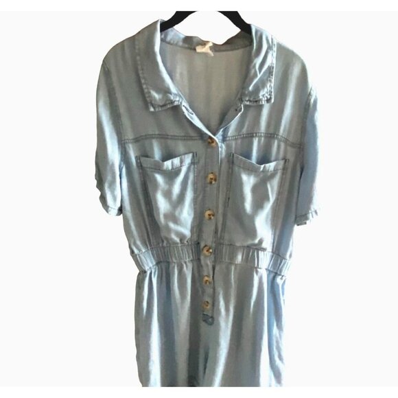 Flawless Boutique Brand Lightweight Denim Style Romper-Blue-Size L-GUC - Picture 1 of 8
